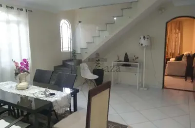 Casa com 3 quartos à venda na Rua Corinto, Bosque dos Eucaliptos, São José dos Campos