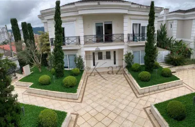 Casa alto padrao em mogi das cruzes 4 suites , 4 vagas paralelas , num condominio com apenas 8 casas