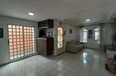 Casa sobrado - bosque dos eucaliptos - 4 dormitórios - 135m².