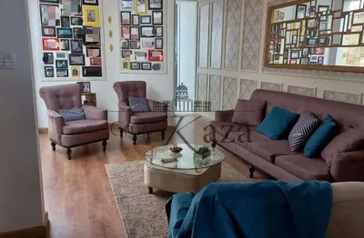 Casa sobrado  com piscina  interlagos rua sem saída e tranquila.