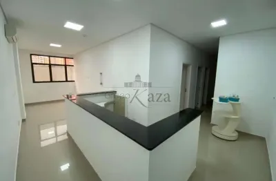 Sala comercial à venda na Avenida Nove de Julho, Jardim Apolo, São José dos Campos