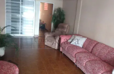 Casa comercial à venda na Avenida Andrômeda, Bosque dos Eucaliptos, São José dos Campos