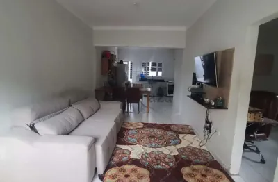 Casa com piscina - jardim interlagos - 3 dormitórios - 150m².