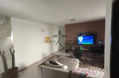 Oportunidade - Casa Sobrado - Jardim das Industrias - 3 Dormitórios - 150m².