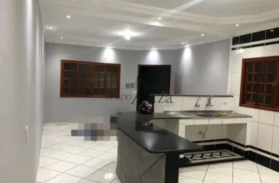 Casa com 3 quartos para alugar na Rua Benedita Nunes de Campos, Residencial União, São José dos Campos