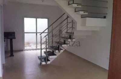 Oportunidade - Casa em Condomínio - Chácaras São José - Condomínio Recanto das Sabias - 84m².