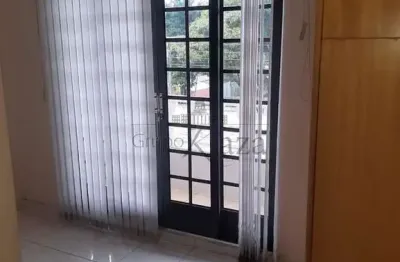 Casa com 3 quartos para alugar na Rua Votuporanga, Bosque dos Eucaliptos, São José dos Campos