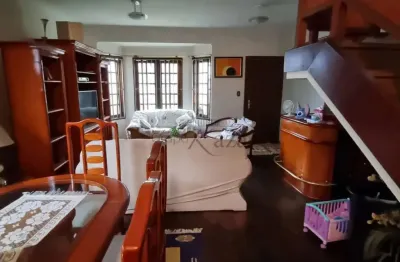 Oportunidade - Casa Sobrado - Bosque dos Eucaliptos -  4 Dormitórios - 368,90m².