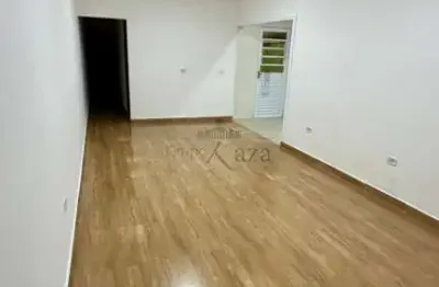 Oportunidade - Casa - Jardim Santa Inês III - 2 Dormitórios - 101m².