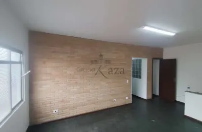 Oportunidade - Casa Sobreloja - Jardim Paraíba - 4 Dormitórios - 85m².