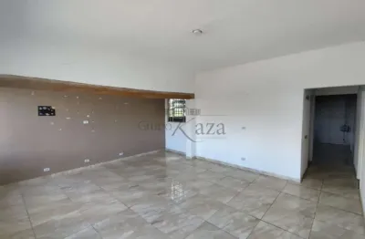 Oportunidade - Casa - Jardim São Dimas - 4 Dormitórios - 150m².