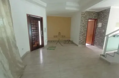 Oportunidade - Casa Sobrado - Villa Branca - Jacareí - 3 Dormitórios - 200m².
