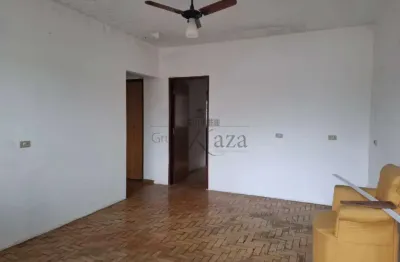 Oportunidade - Casa - Jardim Satélite - 3 Dormitórios - 176m².
