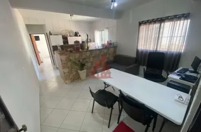 Oportunidade Única: 3 Casas e Uma em Construção a 5 Minutos do Centro de Cotia!