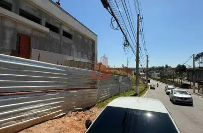 Galpão para locação – localização privilegiada na avenida!