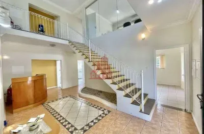 Imóvel Comercial à Venda na Granja Viana, com 3 salas, 2 salões, 4 banheiros