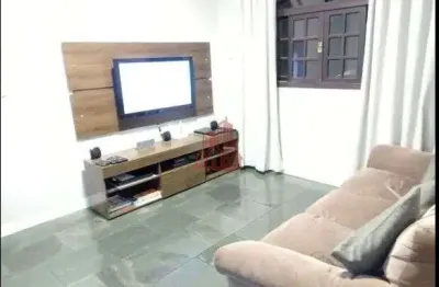 Casa à Venda Centro de Cotia | 2 Dormitórios | Quintal | Vaga/ 2 Carros