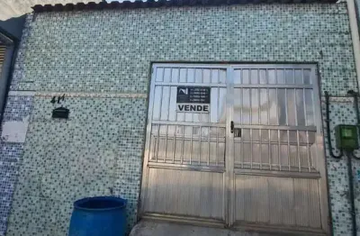 Casa com 1 quarto à venda na Rua Doutor Mario Valadares, 414, Centro, Nilópolis