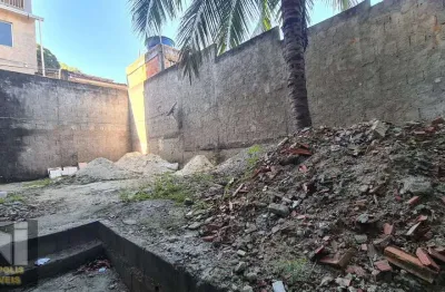 Terreno à venda na Rua Senador Fernando Mendes, 1000, Olinda, Nilópolis