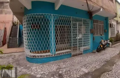 Casa com 2 quartos à venda na Avenida Getúlio de Moura, 1765, Centro, Nilópolis