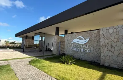 Condomínio fechado de alto padrão localizado na praia do francês.️