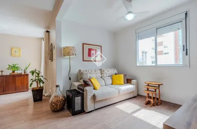 Apartamento de 3 dormitórios, transformado em 2  dormitórios com churrasqueira e 1 vaga escriturada