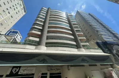 A poucos metros do mar, apartamento diferenciado com terraço a venda mobiliado com 4 dormitórios!!