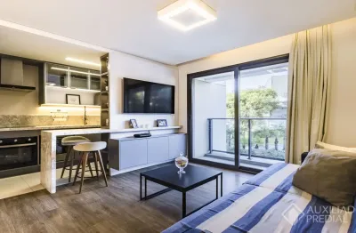 Apartamento mobiliado de 2 quartos, 1 vaga e 74m² à venda no bairro Petrópolis em Porto Alegre