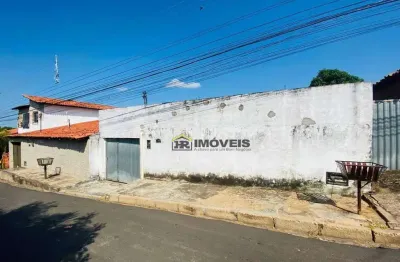 Casa residencial- à venda - 03 quartos, sendo 01 suíte.