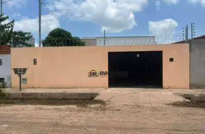 Vende-se Casa no Conjunto Esplanada do Uruguai – 2 Quartos (1 Suíte)