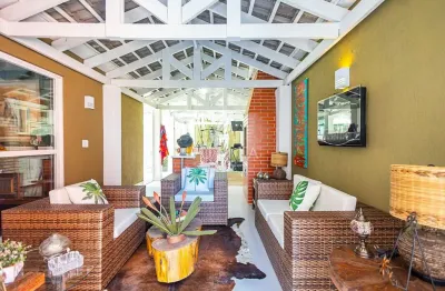 Casa em condomínio fechado com 5 quartos à venda na Rua Acelino Grande, 651, São Braz, Curitiba, 294 m2 por R$ 2.190.000