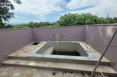 Casa térrea a venda com 3 dormitórios e piscina no Balneário dos Golfinhos