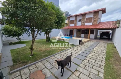 Casa com 06 quartos com ótima área externa em imbetiba, macaé