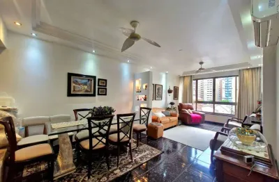 Apartamento com vaga box fechada na quadra da praia do bairro Pompeia, Santos