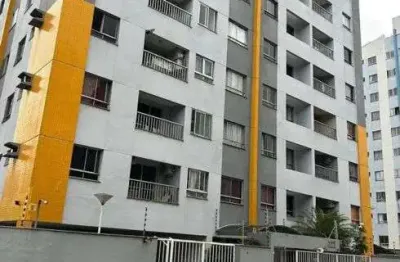 2 quartos com 2 elevadores, na segunda quadra da praia.