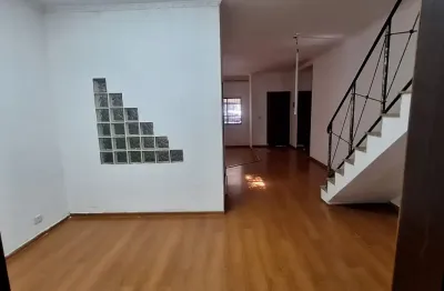 Casa com 3 quartos para alugar na Rua André Vidal, Tatuapé, São Paulo