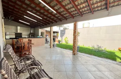 Casa com 2 quartos à venda na Rua dos Canários, 144, Cristo Rei, Várzea Grande