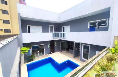 Casa de luxo na enseada: 6 quartos, 5 suítes, 3 salas, 8 banheiros - guarujá-sp - 420m². venha conferir!