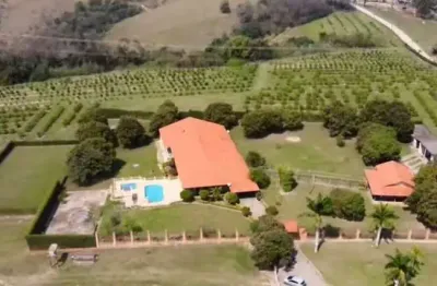 Sitio à venda em araçoiaba da serra-sp, com 9 quartos, 3 suítes, 4 salas, 8 banheiros e 13,70 hectares de área!