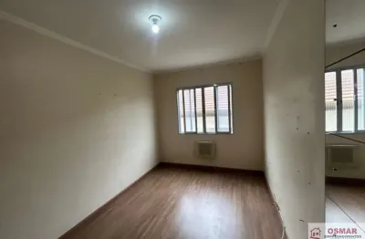 Apartamento à venda em São Vicente-SP, no Parque São Vicente: 2 quartos, 1 sala, 1 banheiro e 60,00 m² de área.