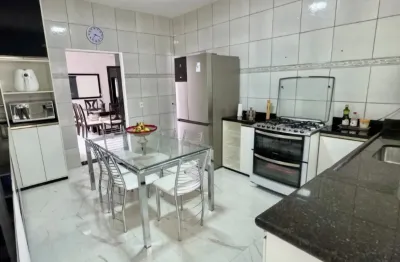 Oportunidade!! Casa térrea com excelente localização! Aceita Financiamento e FGTS!