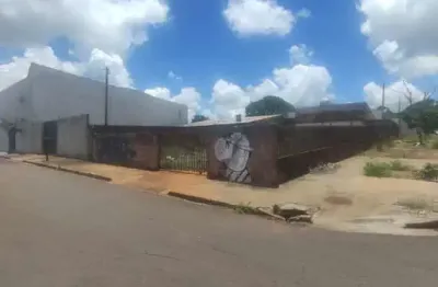 Terreno à venda no Jardim Liberdade, Maringá 