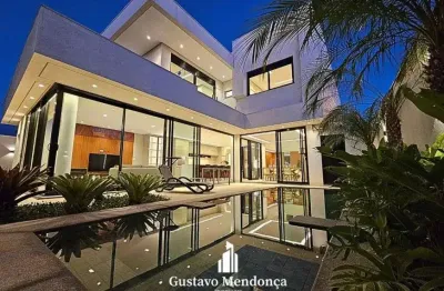 Sobrado com 5 suítes sendo a master com closet e hidro- piscina privativa- espaço gourmet amplo etc