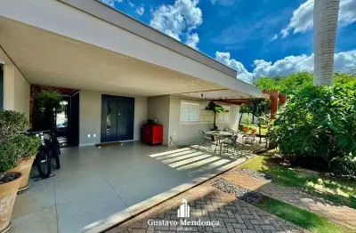 Porteira fechada- casa em condominio- energia solar - piscina aquecida- escritório - espaço gourmet