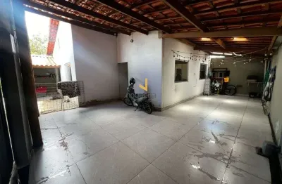 Casa de esquina à venda no vapabuçu – ampla, moderna e com excelente negociação!