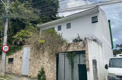 Casa-alvenaria-para-locação-em-agronomica-florianopolis-sc