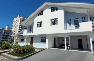 Casa com 4 quartos à venda na Servidão Passos Filho, 308, Barreiros, São José