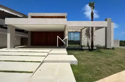 Casa em condomínio fechado com 4/4- disponivel a venda
