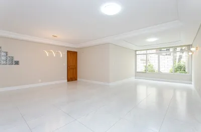 Apartamento com 3 dormitórios (1 suíte) no bairro cabral em cirtitiba