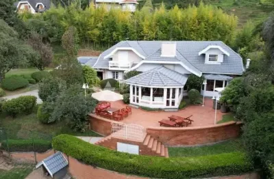 Linda casa em região nobre - linda casa em região nobre de campos do jordão – amplitude, conforto e sofisticação